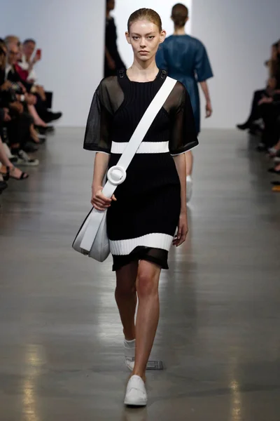 Look 17